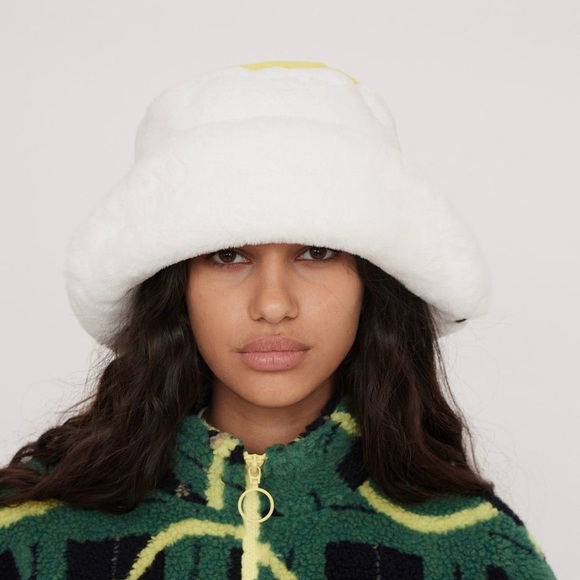 LAZY OAF Fried Egg Furry Hat - Picture 2 of 3